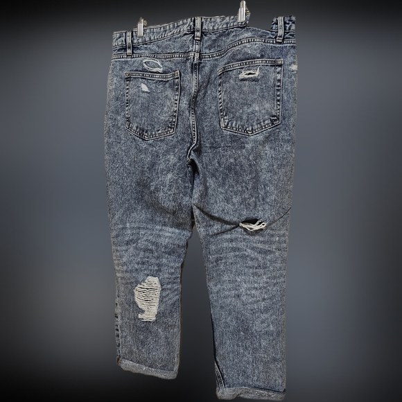 Distressed Aeropostale boyfriend jeans,Sz16 V-G - Picture 2 of 10